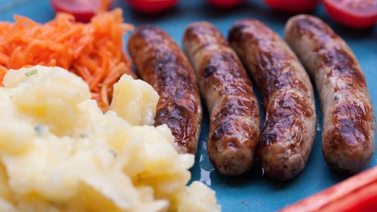 Одна химия без мяса: результаты проверки купатов от Роскачества шокируют Роскачество представило результаты проверки мяс...