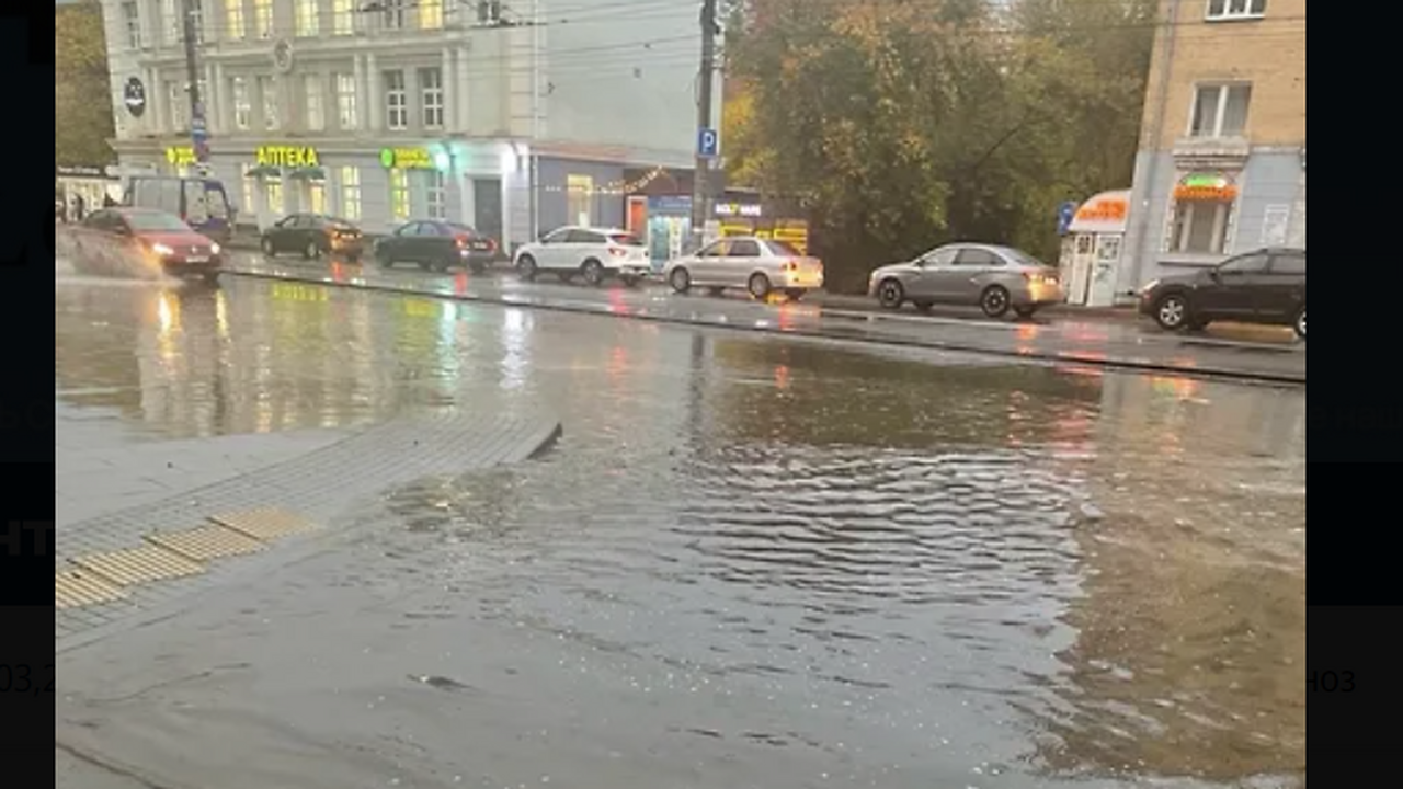 Жители Ижевска сообщили в соцсетях о подтоплени...