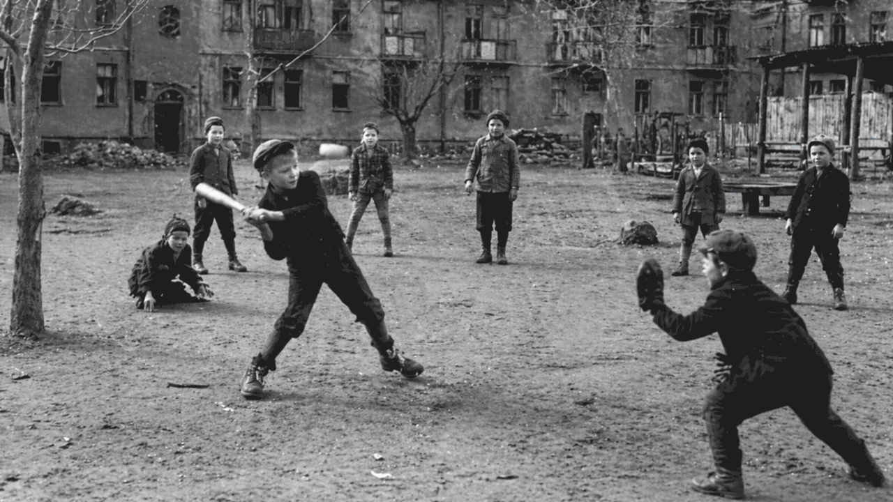 Почему советские дети выросли самостоятельными....