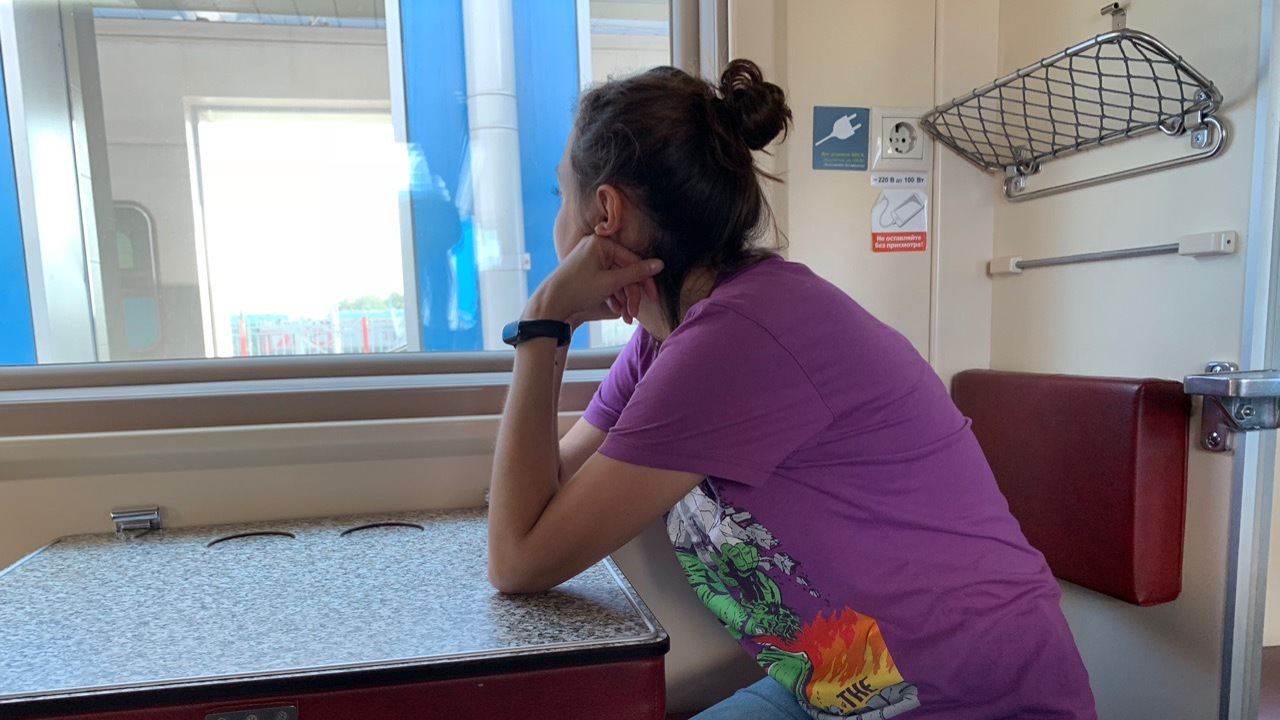 Какие места в плацкарте выбирать не стоит - советы опытных путешественников Узнайте, какие места в плацкартном вагоне избег...