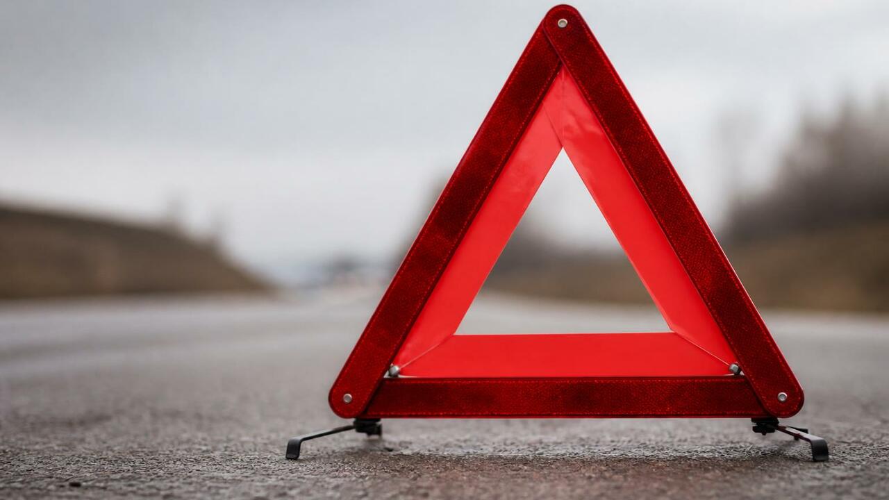 В Ижевске на улице Союзной электровелосипед сто...