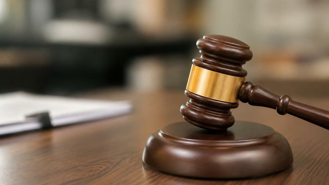 В Ленинском районе Ижевска 50-летний мужчина пр...