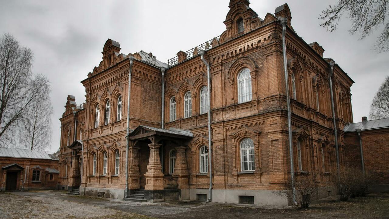 В Сарапуле на аукцион выставлен старинный особн...