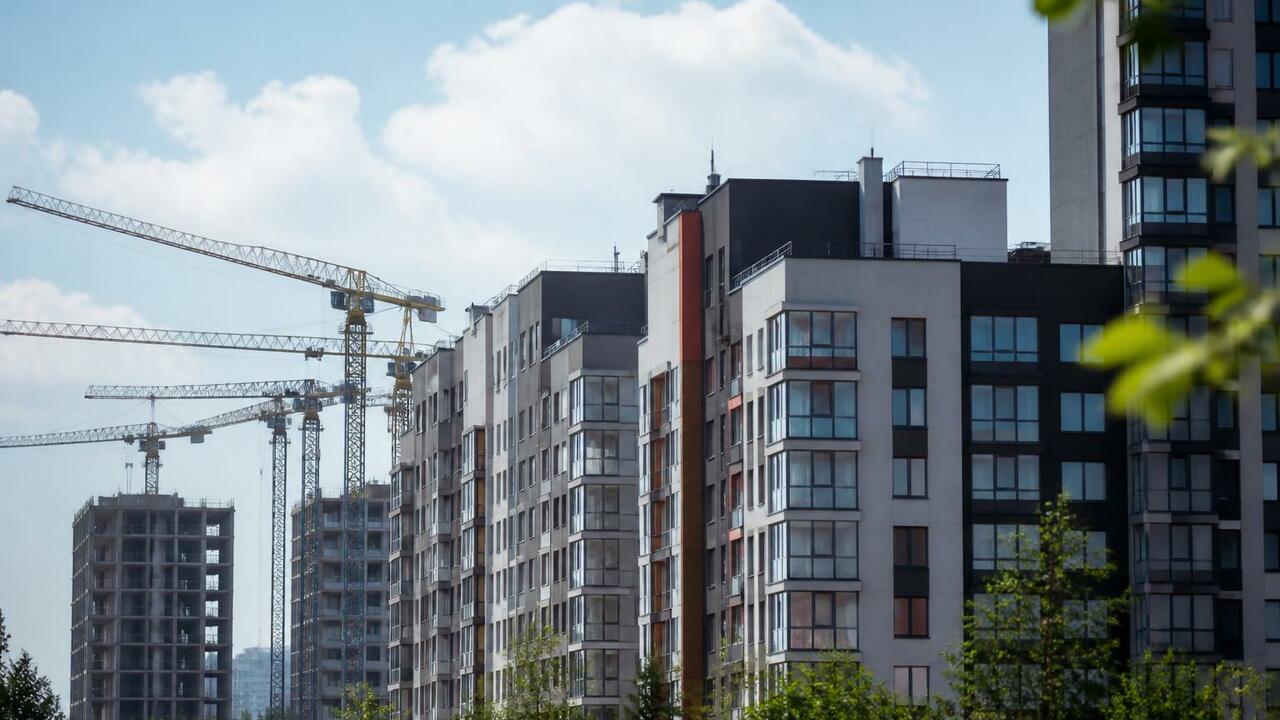 В Ижевске в августе число сделок на первичном р...