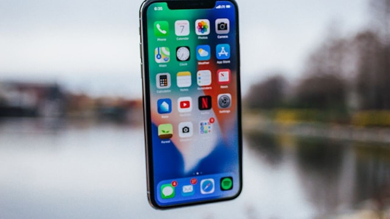 Серия iPhone 17 показала рекордные продажи и ст...