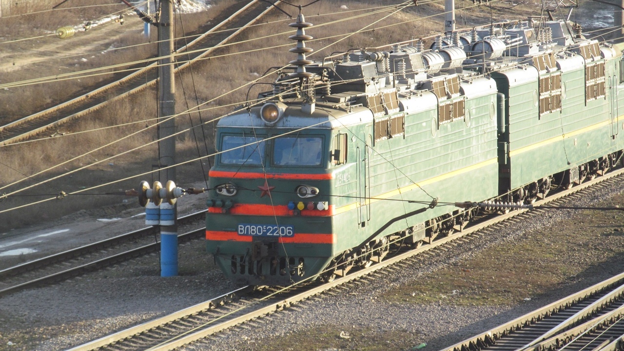 Помощник машиниста бежал за поездом три километ...