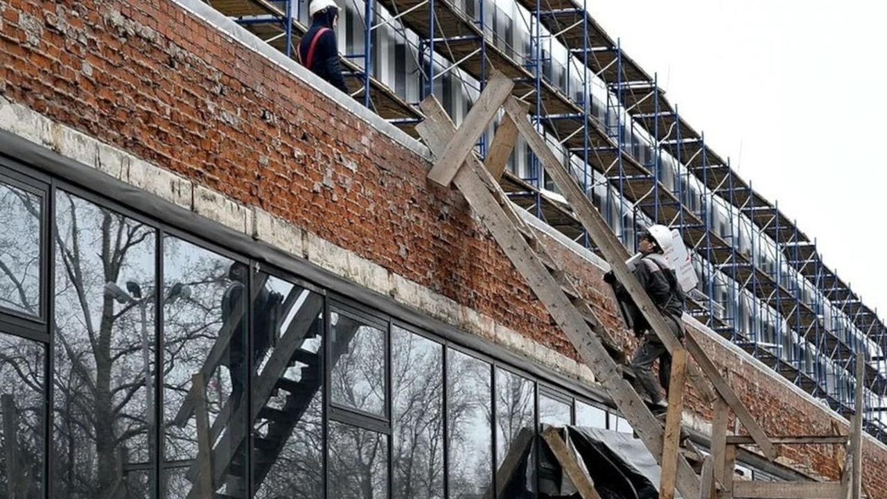 Реконструкция «Ижстали» в Ижевске выполнена более чем на 70% В Ижевске продолжается реконструкция ледового д...