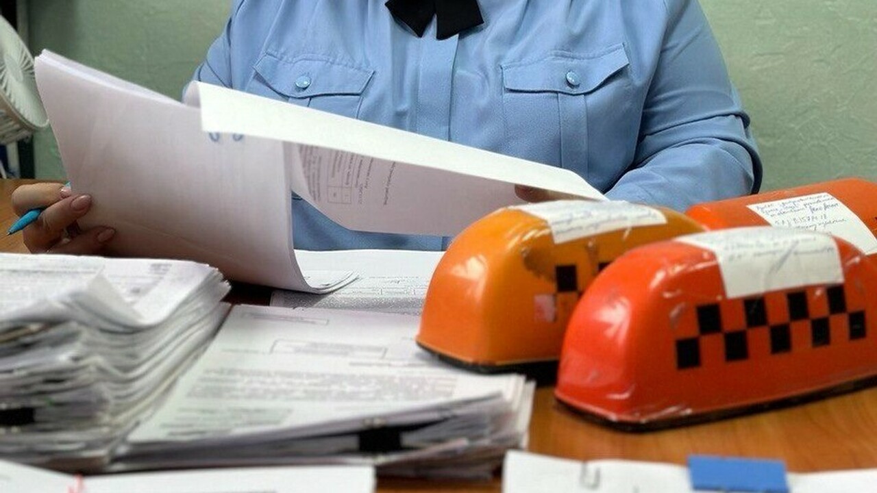 В Удмуртии "нелегальным" таксистам запретили "шашечки" В поселке Игра, Удмуртия, пресечена деятельност...