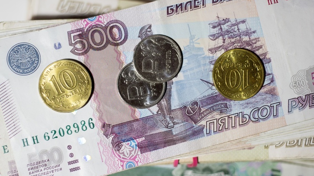 В первом полугодии текущего года средний доход ...