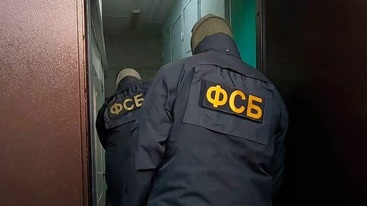 Ижевчанин оказался под следствием по делу о госизмене В Ижевске возбуждено уголовное дело в отношении...