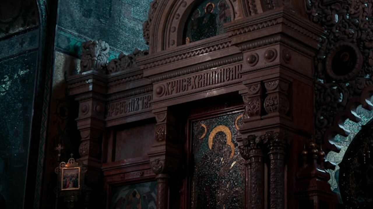 В Удмуртии изъяли более 100 икон из-за нарушений хранения В Удмуртии по решению суда изъято свыше ста ста...