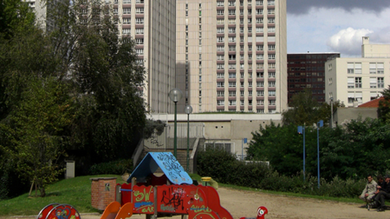 В Удмуртии утвердили новую программу переселения из аварийного жилья В Удмуртии стартует новый этап программы по рас...