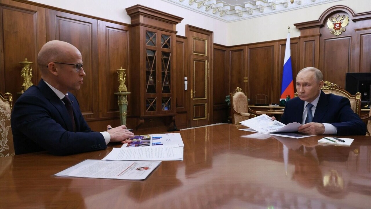 Путин и глава Удмуртии обсудили поддержку участников СВО и демографию Президент России Владимир Путин провел рабочую ...