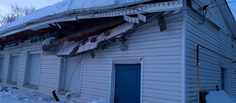 Снег повредил кровли зданий в Удмуртии