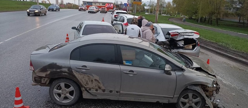 В Ижевске столкнулись пять автомобилей