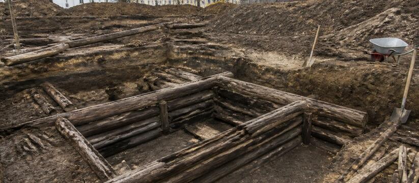 Археологи в Сарапуле раскопали старинный сруб, оказавшийся туалетом Археологи УдГУ в центре Сарапула наткнулись на ...