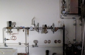 В Ижевске ремонтируют теплотрассу на улице Петрова