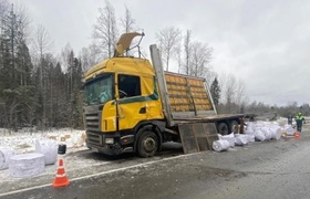 Под Ижевском фура слетела в кювет, пострадал 32...