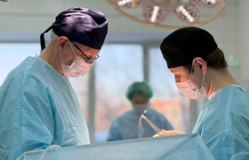 Врачи Удмуртии провели сложную операцию на редк...